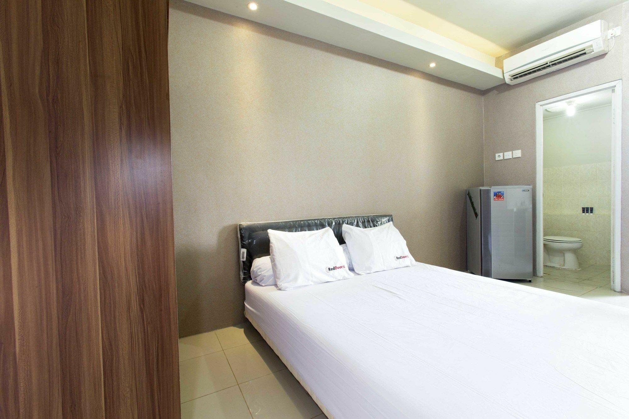 Reddoorz Apartment @ Pegangsaan Kelapa Gading 3 Jakarta Exterior photo