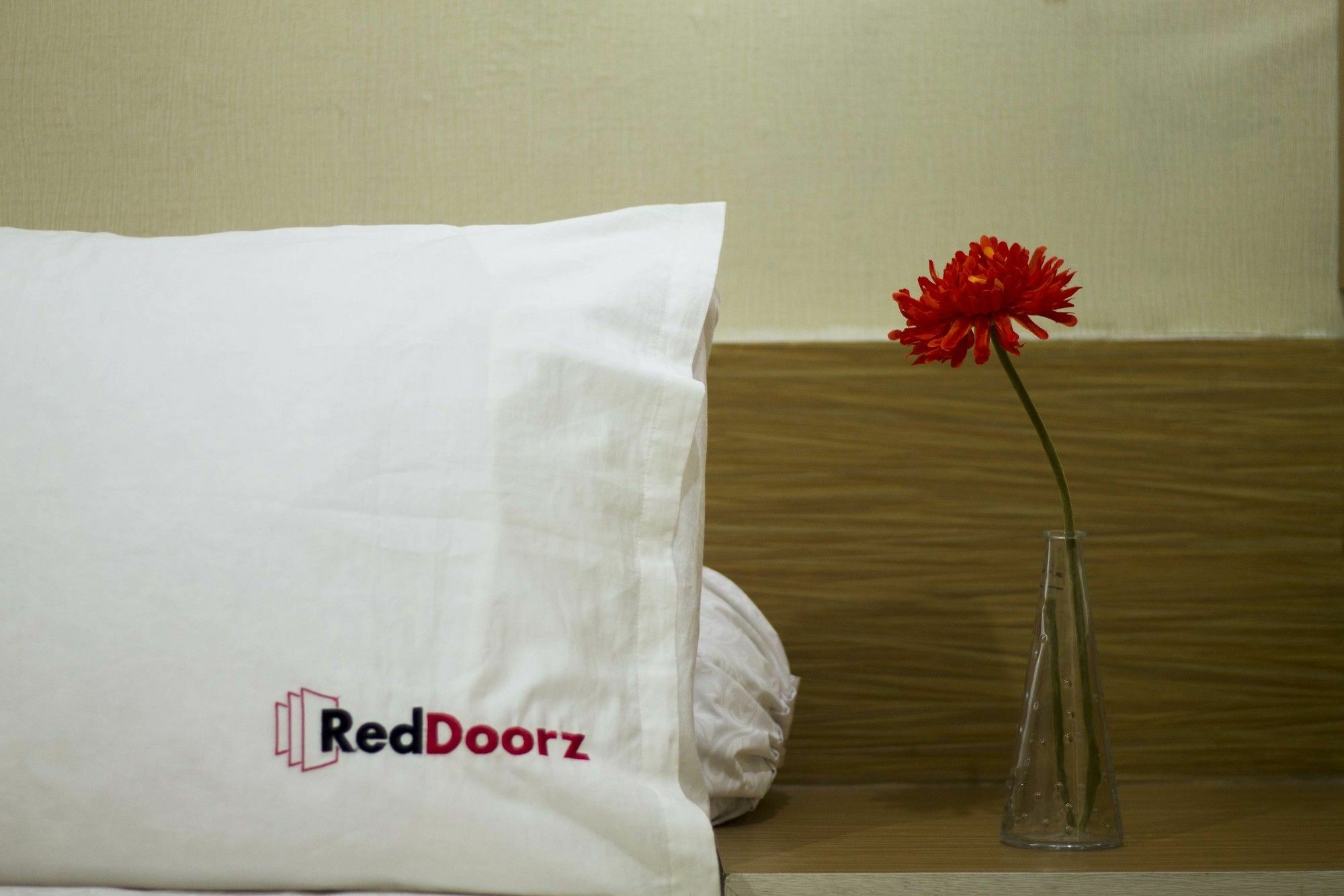 Reddoorz Apartment @ Pegangsaan Kelapa Gading 3 Jakarta Exterior photo